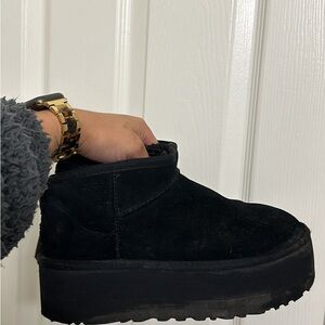 Size 6 UGG platform